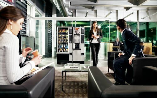 Вкалывают роботы. Счастлив человек? 